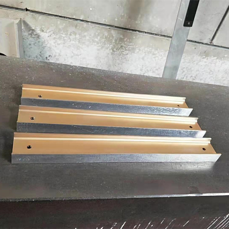 एल्युमिनियम के शासक के बारे में अउरी पढ़ीं